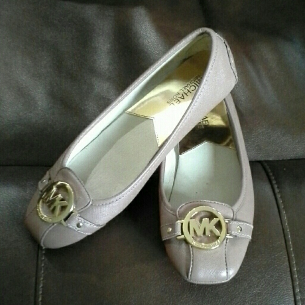 Michael kors flat shoes